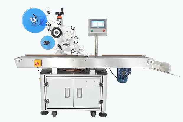 Automatic flat labeling machine